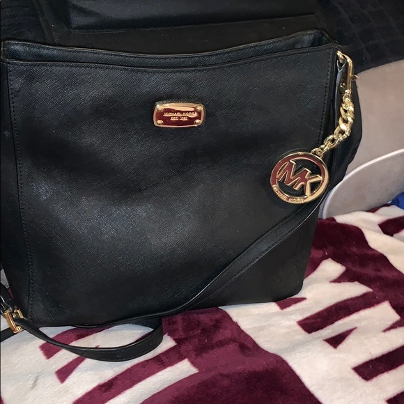 Michael Kors Handbags - Michael Kors Black Cross Body Purse